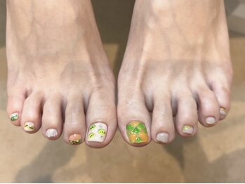 ぷっくりクリアフットネイル