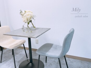 ミリー(Mily)の写真/【個室のプライベート空間】ゆったりとした空間で、あなたの理想の目元を叶えます♪初めての方にもオススメ