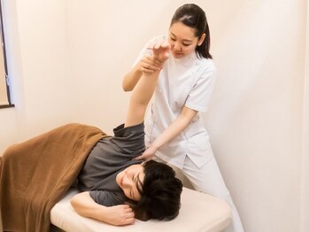 あさひ整体院 浜町アネックスの写真/猫背/反り腰/巻き肩/スマホによる不調/姿勢をまるっと改善◎お身体の軸を整えて歪みを手放す全身整体！