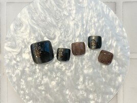 トレンド　大人ブラックネイル