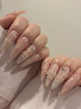 アローナ ネイル(Arona nail)の写真/モチに自信ありの技術派サロン！持ち込みアート歓迎★デザイン力と技術力で、お好みのデザインをご提供♪