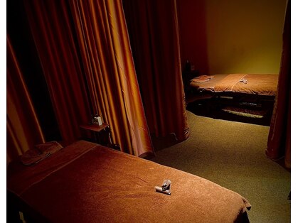 アメイズ ナイト(AMAZE_NIGHT)の写真