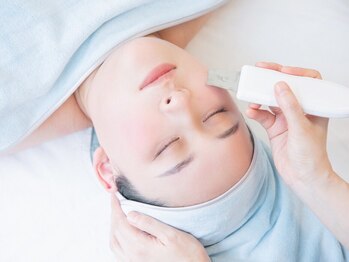 コト 立川(coto)の写真/鼻の黒ずみ,頬のポツポツ毛穴に!【ツルツル肌♪毛穴洗浄+小顔マッサージ+美肌パック 40分3990円】