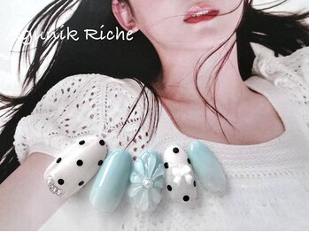 アグニークリッシェ(Agunik Riche)/【ぷっくりフラワーネイル】