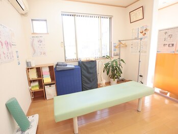 あらたま健康カイロ/～施術ベッド～