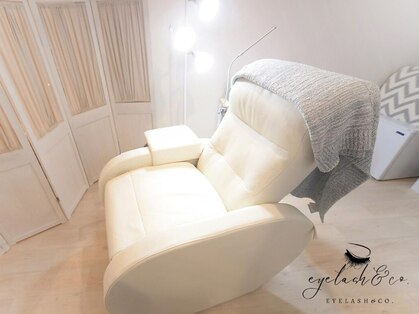 アイラッシュアンドコー(eyelash&co.)の写真