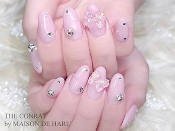 pink nails.