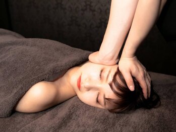 リラクゼーションサロン オーロラ(relaxation SALON Aurora)の写真/3回で集中小顔♪速攻フェイスライン改善【小顔矯正★3回×60分¥19,800】エラ・横幅・二重顎・たるみも改善