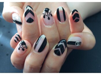 リエル(Riel)/ブラックアートネイル☆オーダー