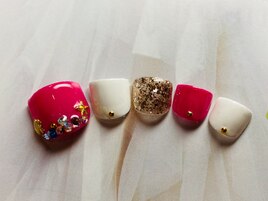 人気ピンク可愛いネイル☆