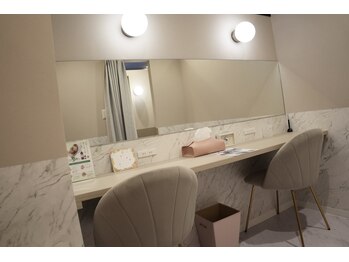 エヌインスキンケアスタジオ 天神店 N-inスキンケアスタジオ/ドレッサー