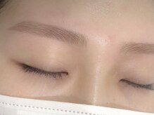 ◆アイブロウ◆人気デザイン２＿トレンドの韓国風平行眉でナチュラルで優しい雰囲気に