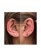 アロアイサロン(Alo's EYESALON)/耳ツボジュエリー