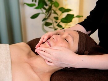 シス(SiS.)の写真/【肌質改善.ニキビケア】に特化したハーブピーリングで光沢のあるすっぴん肌へ♪