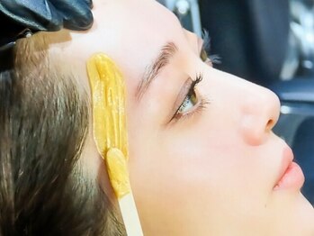 スタジオテーラーシックス(STUDIO TAILORSIX)の写真/【回数を重ねるごとに素肌が変わる】 内側から輝く水光肌 自然な艶玉が実現 ヒト幹導入でニキビケア