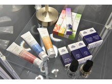 クロムネイル(CHROMNAIL)の雰囲気（美爪、まつげケア用品、V3ファンデやプランパーも取扱い中☆）