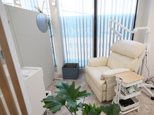 ホワイトニング専門店 スマイルホワイトの雰囲気(洗練されたナチュラルな空間。ゆったりとしたサロンです。)