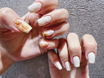 シー(Shhh...)/アシメニュアンス