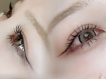 アイリーン(Eyeleen)/高濃度トリートメント仕上げ