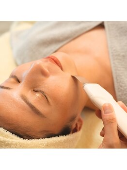 ジゼル(Giselle)の写真/毛穴の開き・黒ずみに本格ケア。なめらかな毛穴レス肌へ