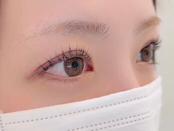 リラ(Rira)の写真/まぶたにアプローチするアイリッドアップパーマであなた史上最高のお目元を実現!!毎日メイクの時短にも◎