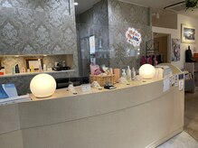 エステティックレイビス 弘前店(RAYVIS)/広々とした受付でお出迎え♪