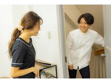 眉毛の王様 神戸三宮店/初めてのお客様も笑顔でお迎え