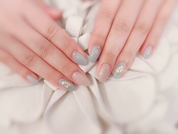 ティアラ(Tiara)/ネイルデザイン