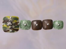 ジェミーネイル シンジュク(Jemiy nail shinjuku)/迷彩柄クロムスタッズ¥9980
