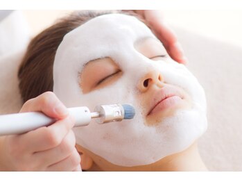 エラフリー/プロ技☆毛穴専用機器で美肌に！