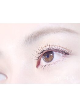 ナチュラル上品な目元にしたい