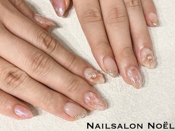 ノエル(Noel)/くすみ×ぷっくりフラワーネイル