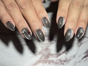 ブランシュネイル(BlancheNail)/BLACKカラーに興味しんしん!!!