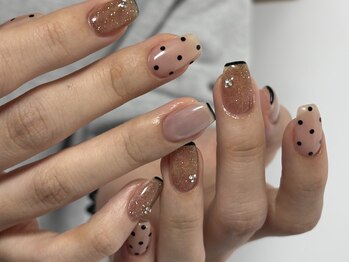 リランズネイル(rirans nail)の写真/ ベースから丁寧に施術♪ニュアンス～個性派アートまで、豊富なデザインであなたの個性を表現！
