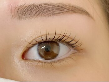 サロンドルル(Salon de Lulu)の写真/骨格に合わせたオーダーメイド眉WAX!丁寧な間引きでふんわり眉毛◎マツパ上下可☆他店お直し実績サロン！