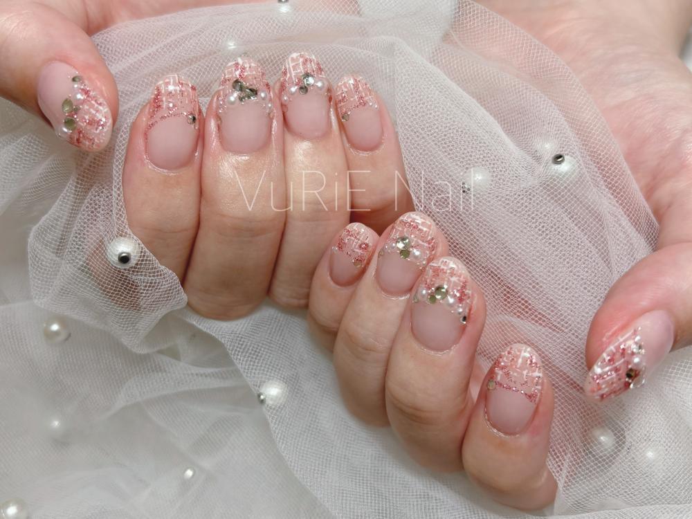 2025年-2026年冬トレンド】ツイード ハンド ミディアムのネイル