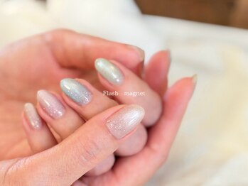 カリア ネイル(CaLIA+NAIL)/大人肌でも似合うカラフルマグ