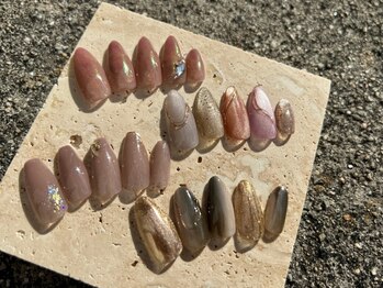 ネイルアンドアイラッシュサロン ミッタ(Mitta)の写真/【simple～SNSで話題のデザインまで☆定額アート¥6200～】トレンドを抑えた個性派nailが叶う実力派サロン♪