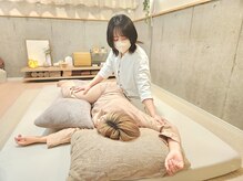 ヒルネ(Hirune)の雰囲気(広々としたマットレスの上で他人を気にせず快適に受けられます◎)