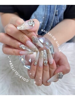 アイスリン(Aislinn)/ゴールド~ギャルネイル~