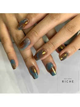 リッシュ(RICHE)/ブルーブラウンニュアンスネイル