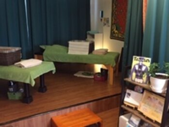 こりとりらくね 長岡京/受付から見た店内