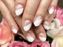 プラハネイル(+HER 美甲)/ななめフレンチ