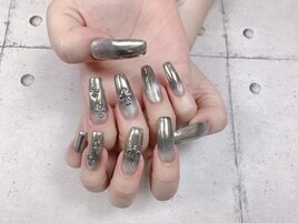 ロングメタリックネイル