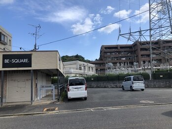 ブルーオンピンク(BLUEonPINK)/駐車場(9台完備)