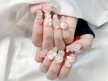 ティーアンドビー ネイルスタジオ(T&B NAIL STUDIO)の写真/【褒められネイル♪】20代女性にお勧めのデザインをご用意◎ついつい見たくなる可愛い指先へ！