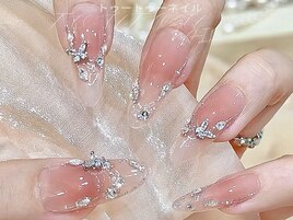 長さだし透明感上品ネイル