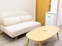 イカル 池袋(ikaru)/待合スペースになります