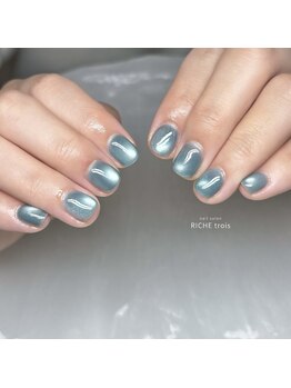 リッシュ トロワ(RICHE trois)/水光マグネットネイル