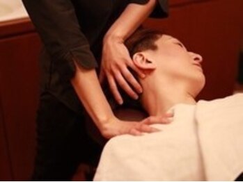 イザナイ 横浜スタジアム店(IZANAI)/8.ネープ・肩のマッサージ